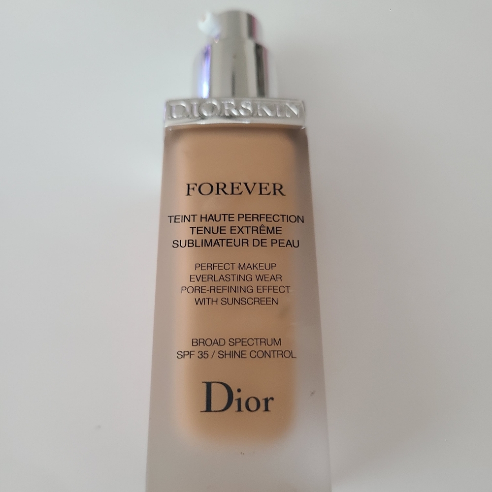 NWOB CHRISTIAN DIOR DIORSKIN FOREVER PERFECT MAKEUP SPF 35 #031. 1 OZ